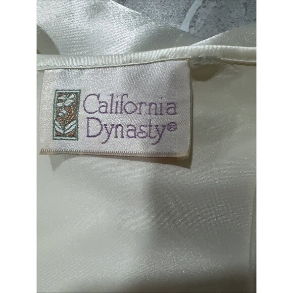 California Dynasty Off White Nightgown Bridal Lace Floral trim size Small - Picture 6 of 9